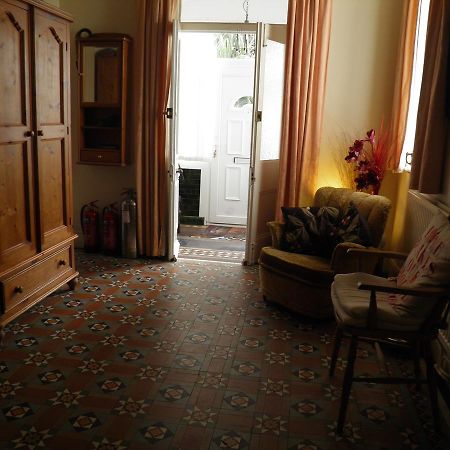 Holyhead Lodge Buitenkant foto