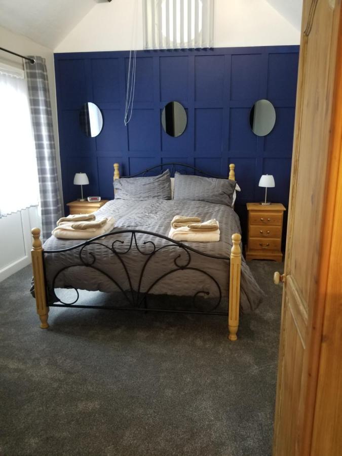 Holyhead Lodge Buitenkant foto