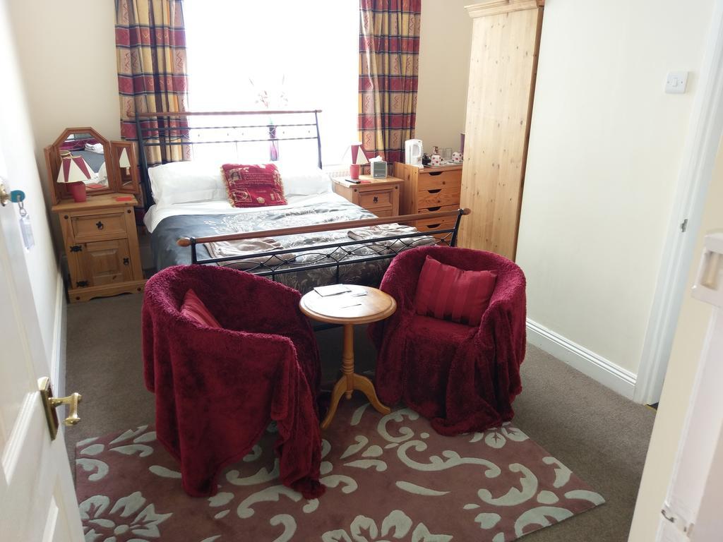 Holyhead Lodge Buitenkant foto