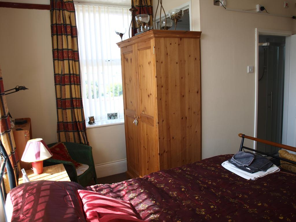 Holyhead Lodge Buitenkant foto