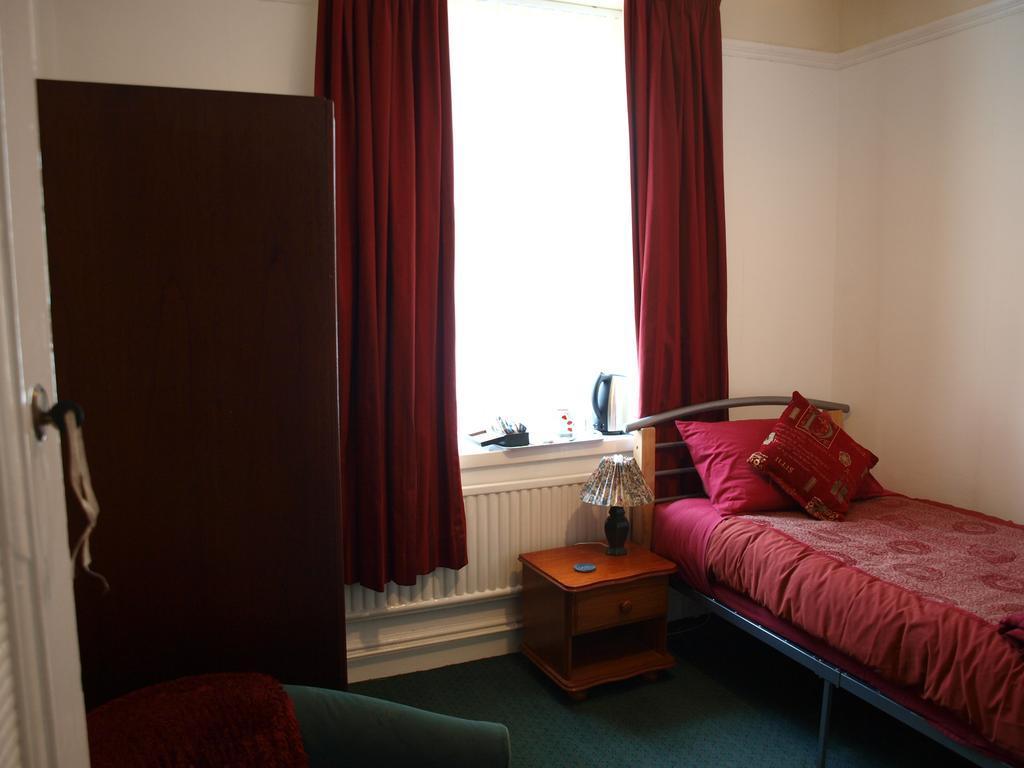 Holyhead Lodge Buitenkant foto