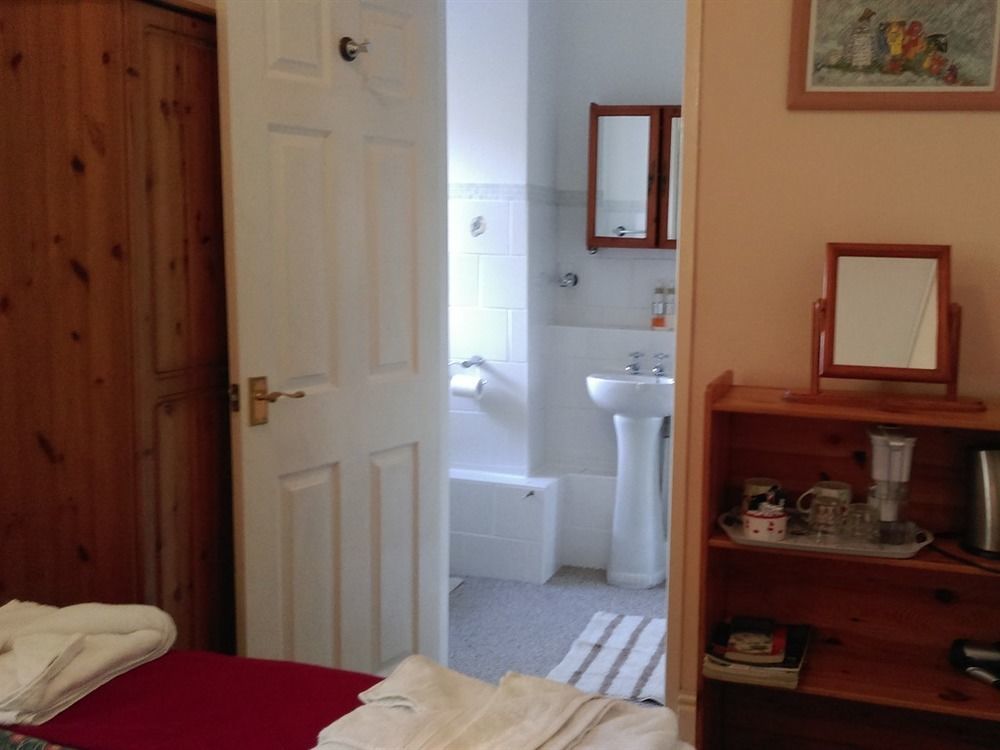 Holyhead Lodge Buitenkant foto