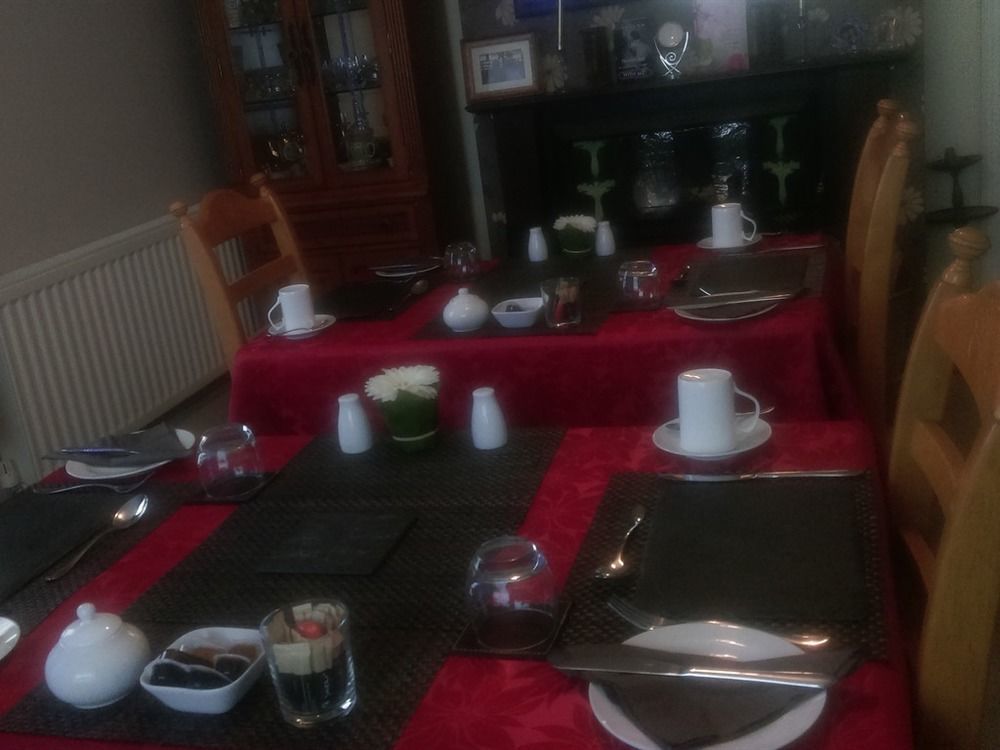 Holyhead Lodge Buitenkant foto