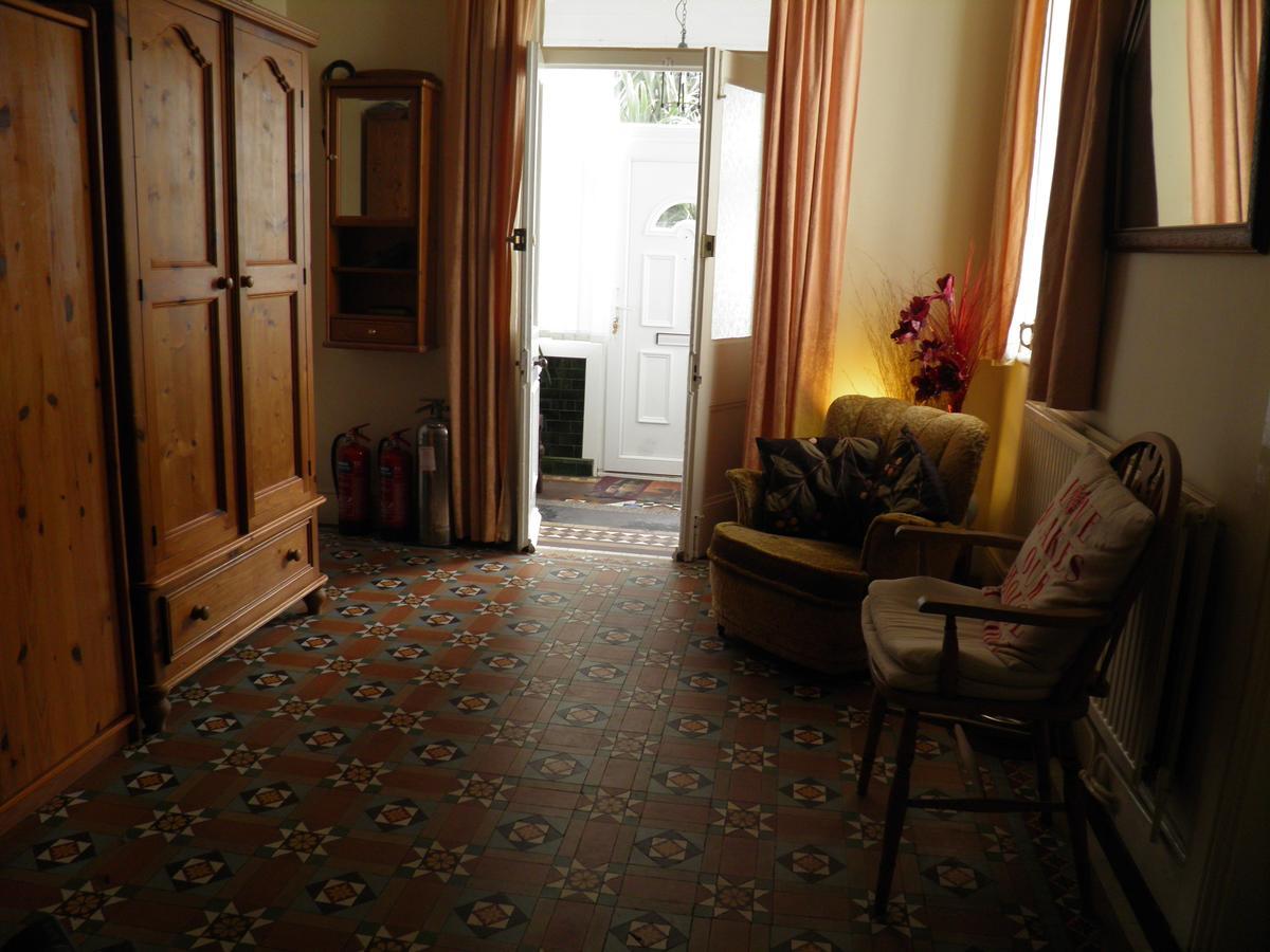 Holyhead Lodge Buitenkant foto