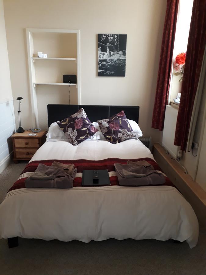 Holyhead Lodge Buitenkant foto